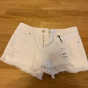 Forever21 white boyfriend frayed shorts size 26